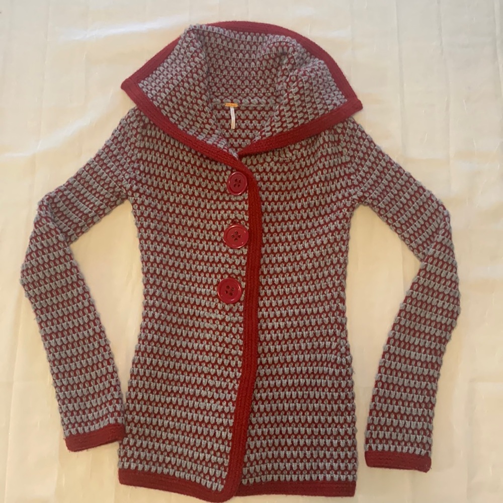Free People oversized button up sweater. Size:S